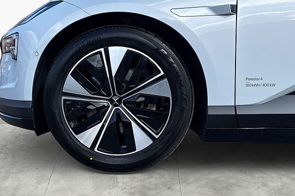 Polestar 4 5 of 18