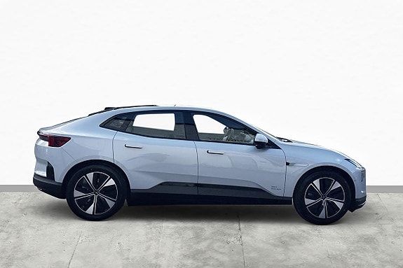 Polestar 4 3 of 18