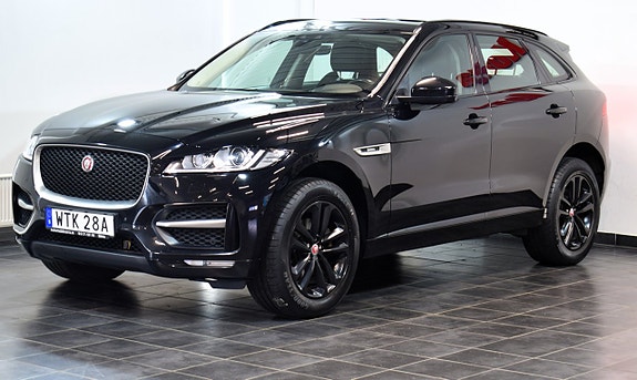Jaguar F-PACE 4 of 29