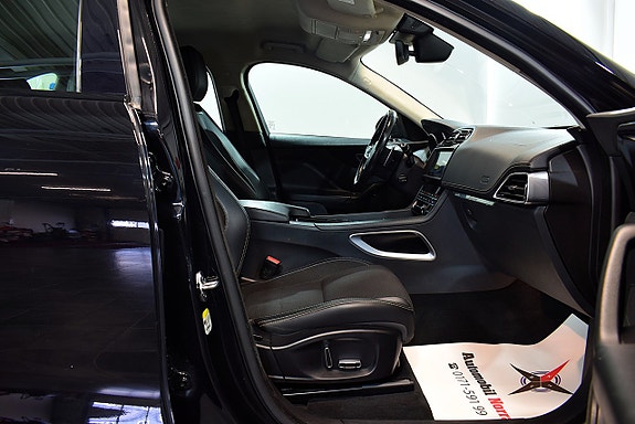 Jaguar F-PACE 24 of 29