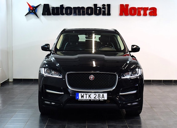 Jaguar F-PACE 3 of 29