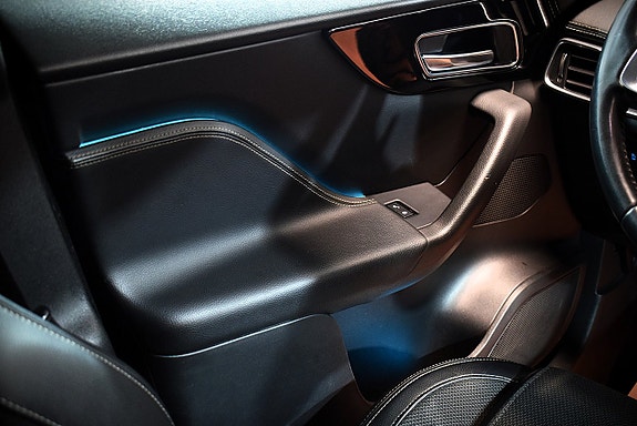 Jaguar F-PACE 23 of 29
