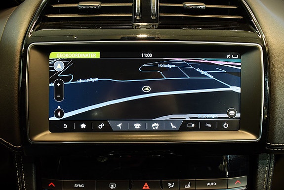Jaguar F-PACE 19 of 29