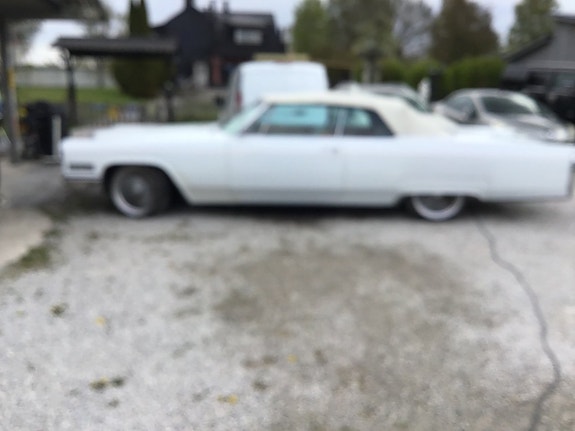 Cadillac Deville 29 of 30