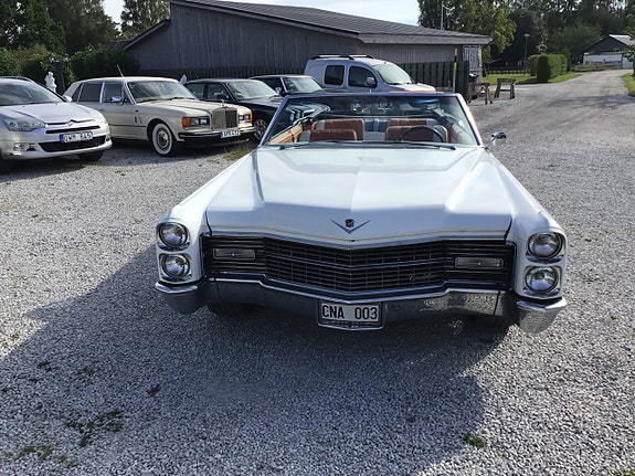 Cadillac Deville 21 of 30