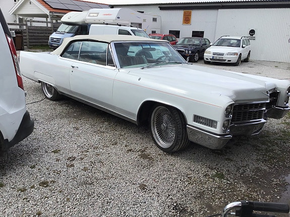 Cadillac Deville 30 of 30