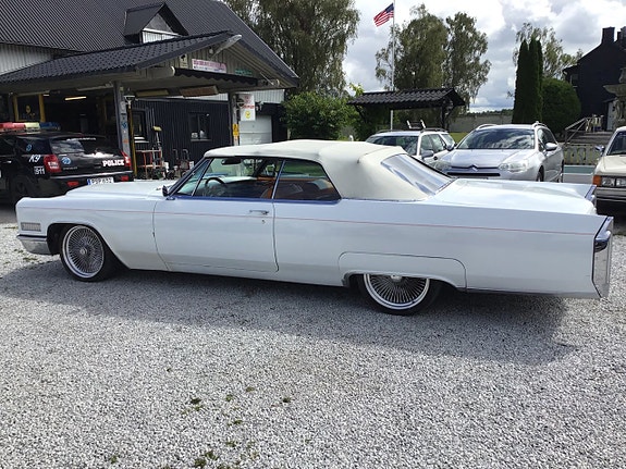 Cadillac Deville 12 of 30