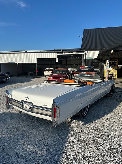 Cadillac Deville 5 of 30