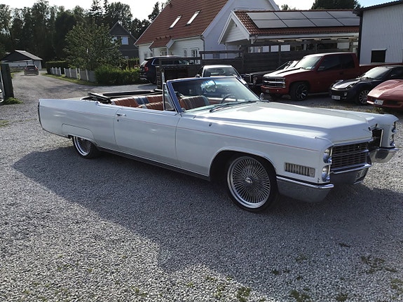 Cadillac Deville 22 of 30