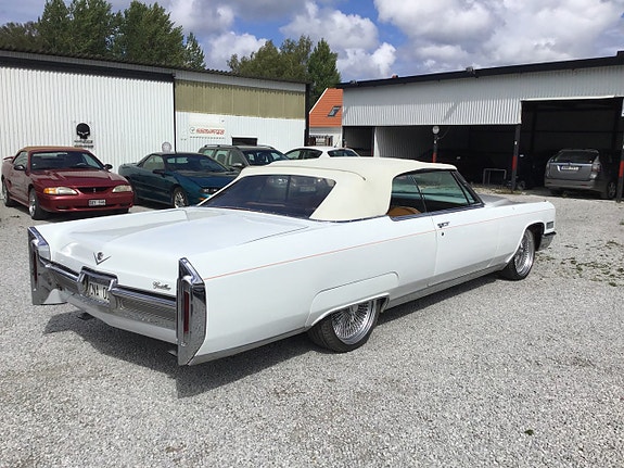 Cadillac Deville 10 of 30