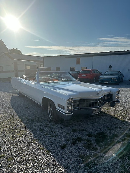 Cadillac Deville 7 of 30