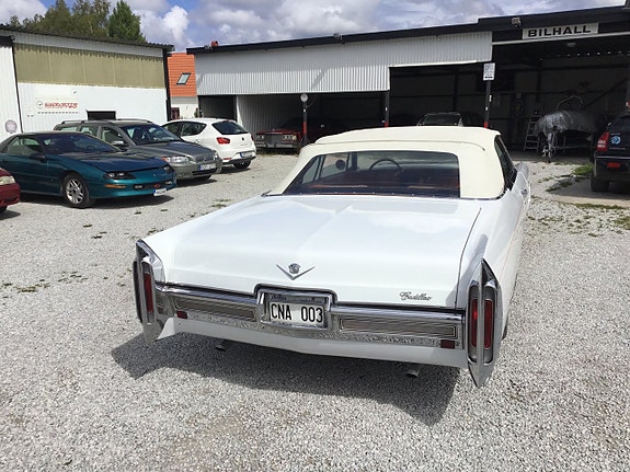 Cadillac Deville 11 of 30