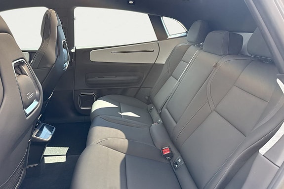 Polestar 4 11 of 20