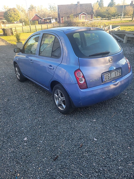 Nissan Micra 3 of 5