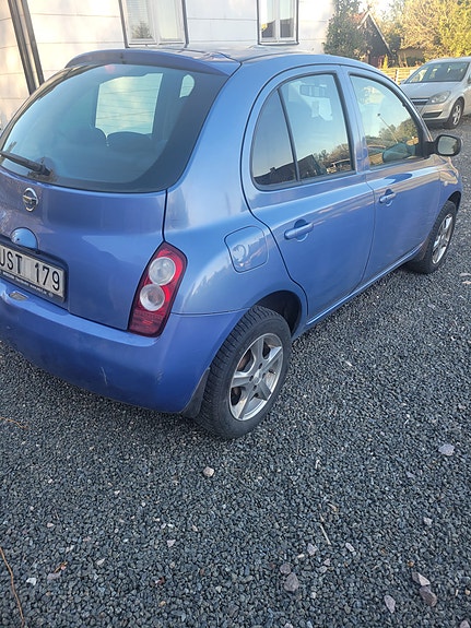 Nissan Micra 4 of 5
