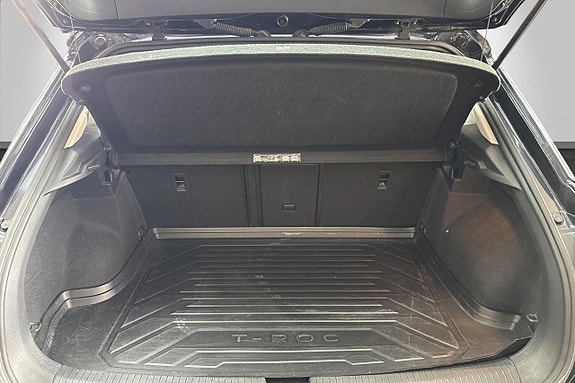 Volkswagen T-Roc 16 of 16