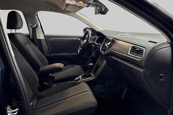 Volkswagen T-Roc 10 of 16