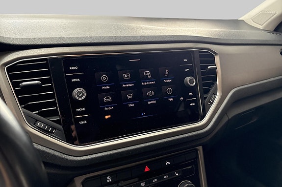 Volkswagen T-Roc 13 of 16