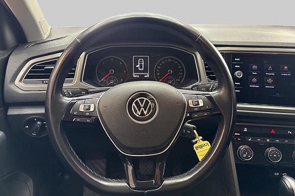 Volkswagen T-Roc 11 of 16