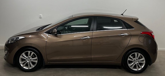 Hyundai i30 2 of 5