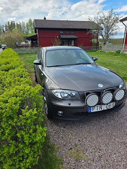 BMW 118d 3 of 4