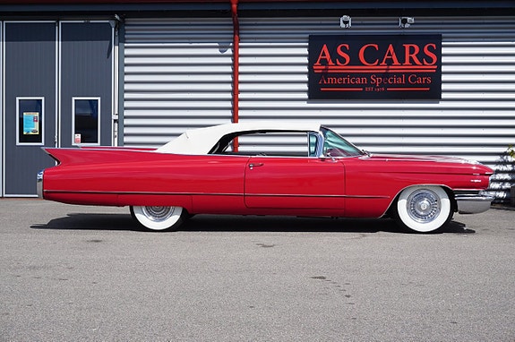 Cadillac Convertible 4 of 25