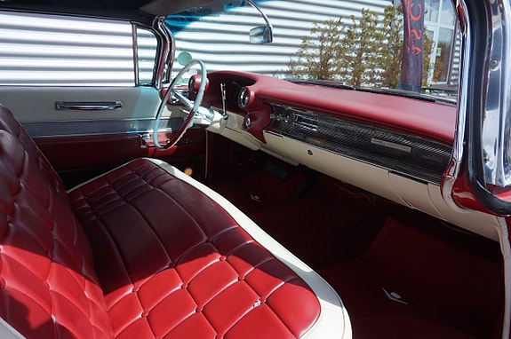 Cadillac Convertible 21 of 25