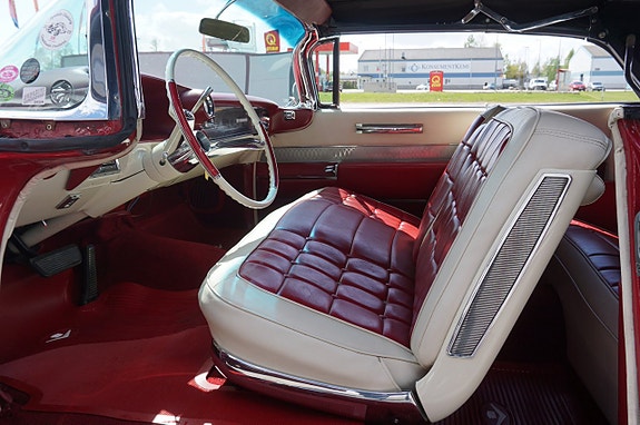 Cadillac Convertible 16 of 25