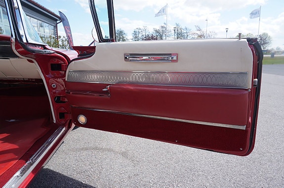 Cadillac Convertible 19 of 25