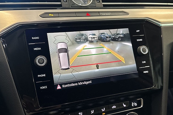 Volkswagen Passat Alltrack 20 of 27