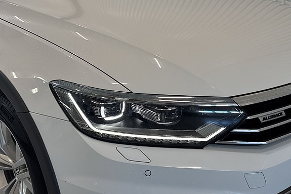 Volkswagen Passat Alltrack 4 of 5