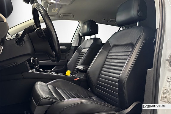 Volkswagen Passat Alltrack 14 of 27