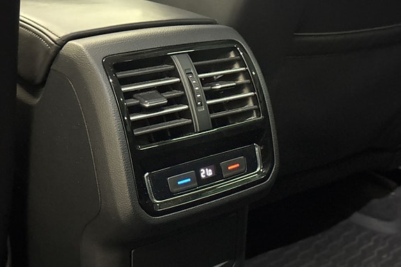 Volkswagen Passat Alltrack 26 of 27