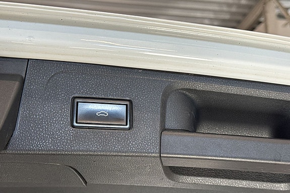 Volkswagen Passat Alltrack 27 of 27