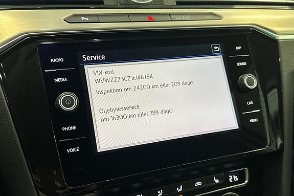 Volkswagen Passat Alltrack 22 of 27