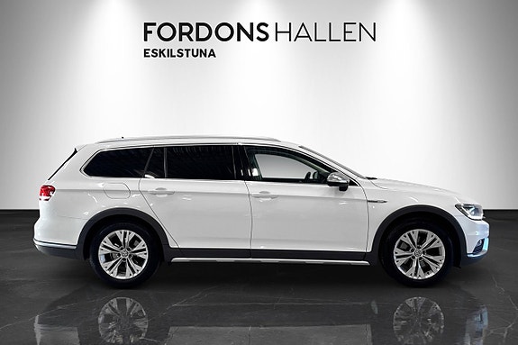Volkswagen Passat Alltrack 6 of 27