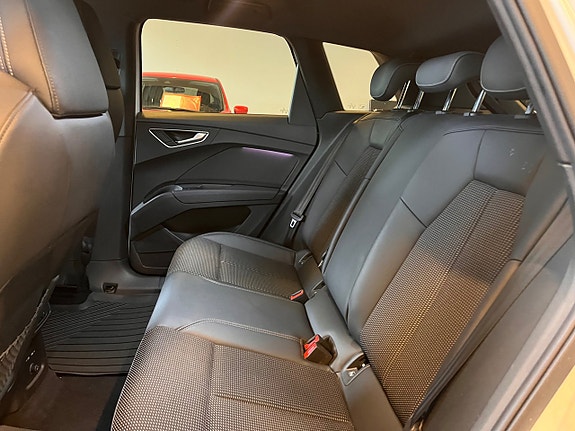 Audi Q4 e-tron 10 of 22