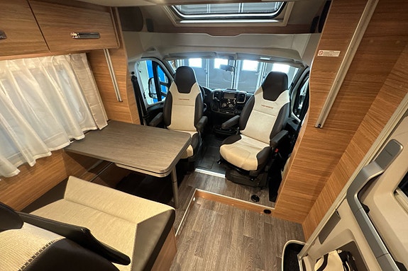 Weinsberg CaraSuite 650 MEG Edition Spicy 8 of 17