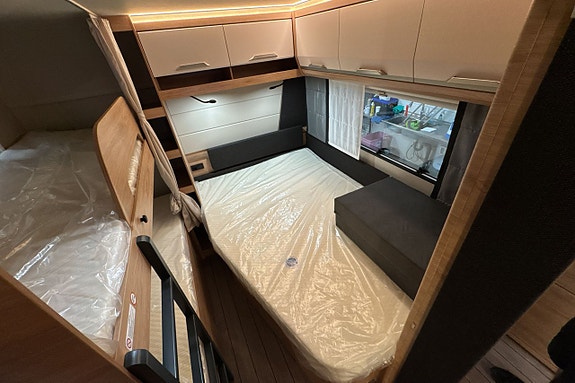 Knaus SÜDWIND BLACK SELECTION 580 UK 13 of 16