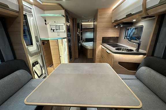 Knaus SÜDWIND BLACK SELECTION 580 UK 10 of 16