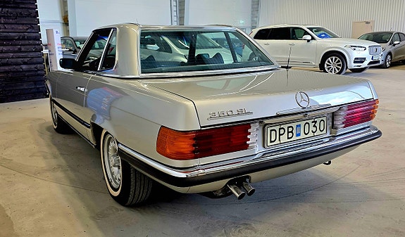 Mercedes-Benz 350 SL 13 of 27