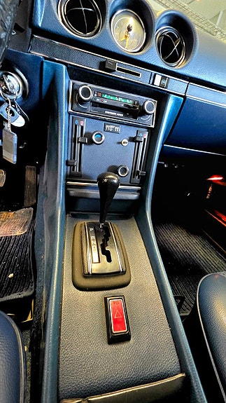 Mercedes-Benz 350 SL 19 of 27