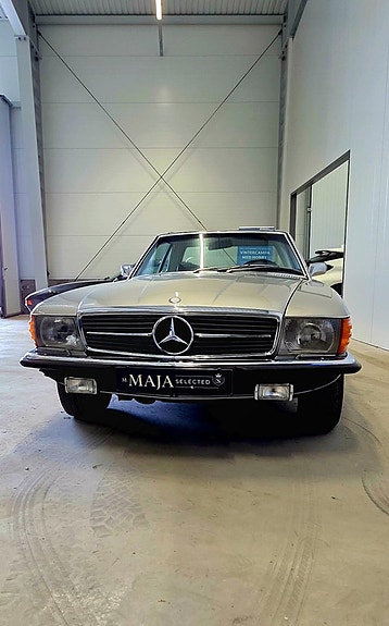Mercedes-Benz 350 SL 11 of 27