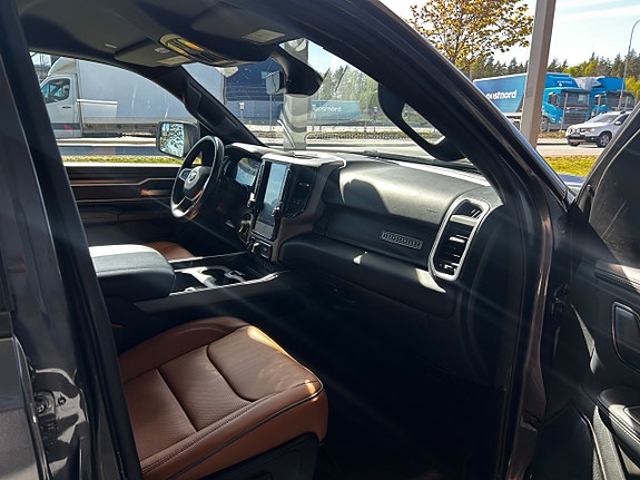 Dodge RAM 1500 14 of 21