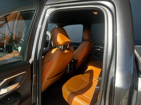 Dodge RAM 1500 11 of 21