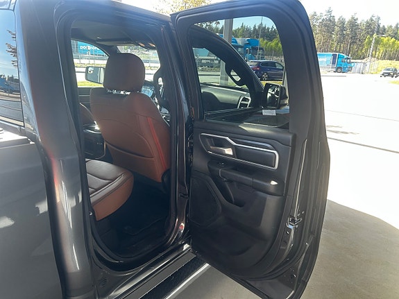 Dodge RAM 1500 8 of 21