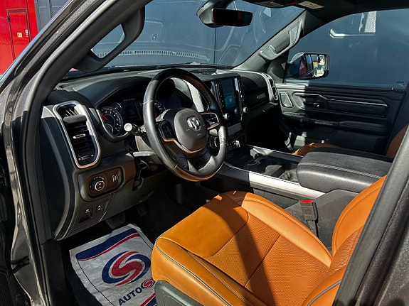 Dodge RAM 1500 16 of 21