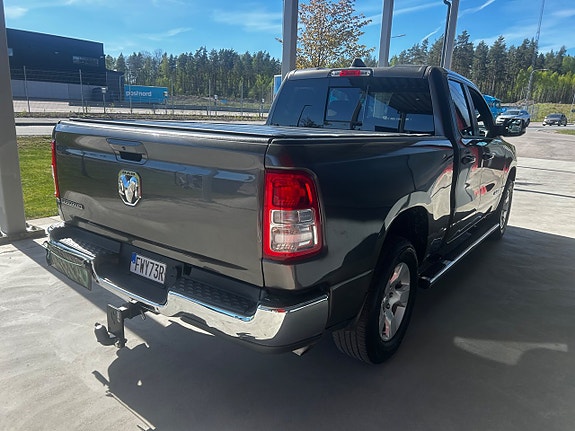 Dodge RAM 1500 3 of 5