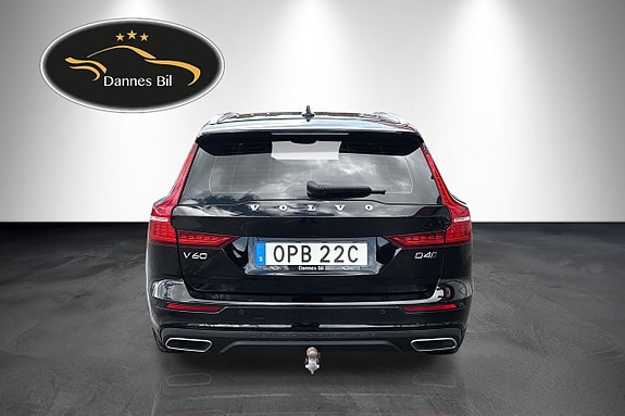 Volvo V60 Cross Country 4 of 5