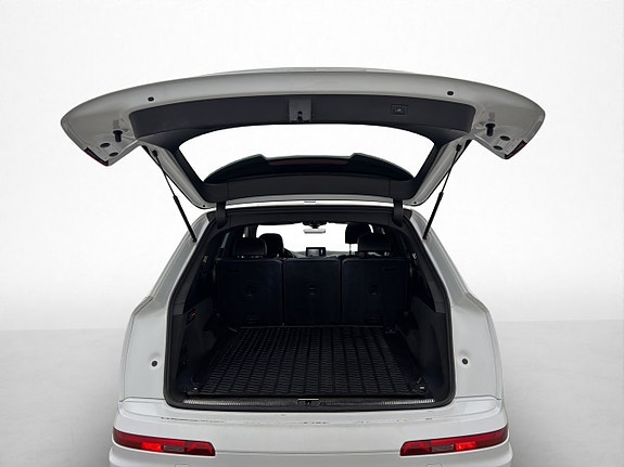 Audi SQ7 22 of 30
